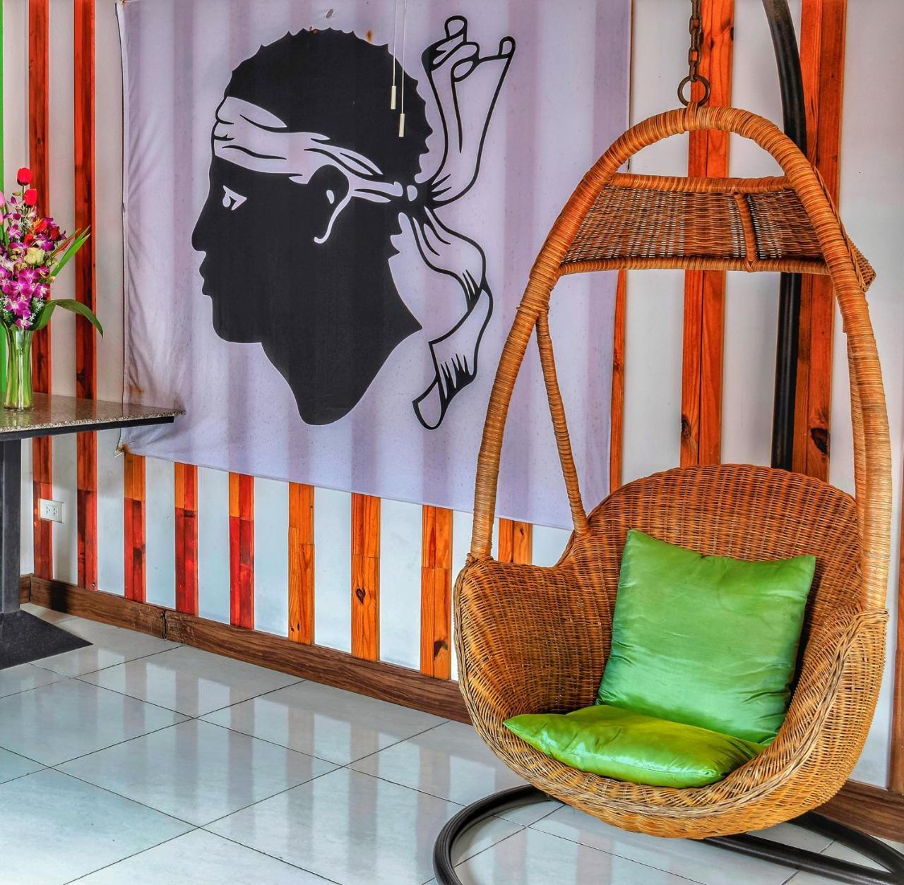 Corsica Guesthouse Bãi biển Kata Ngoại thất bức ảnh