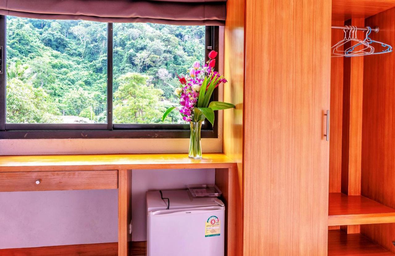 Corsica Guesthouse Bãi biển Kata Ngoại thất bức ảnh